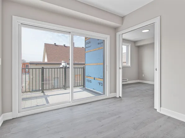 370 Cambridge St N, Ottawa, ON