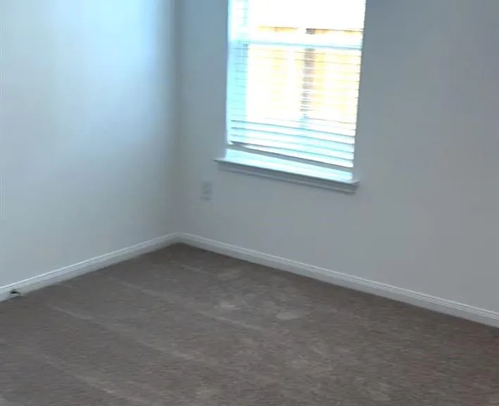 26073 Hampshire Dr — Photo 9