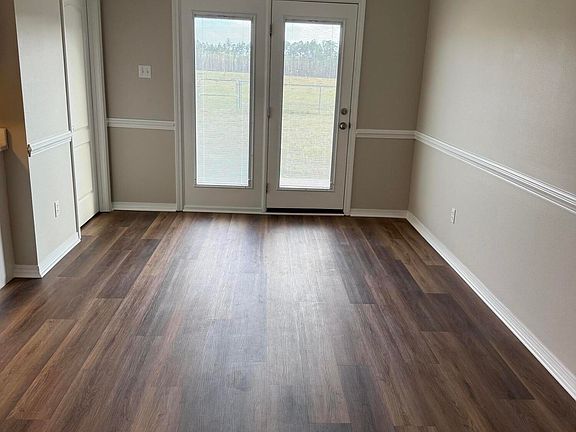 3rd image of 15406 Wilson Rd