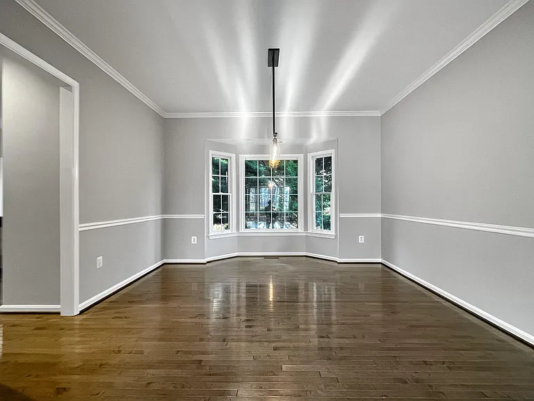 214 W Locust St — Photo 5