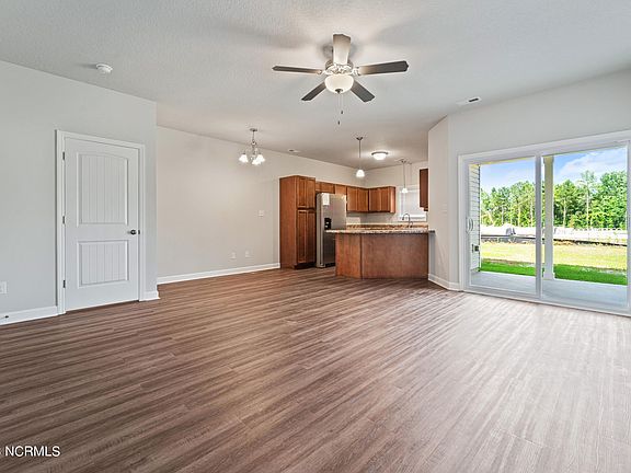 4th image of 231 Shallowbag Bay Ln
