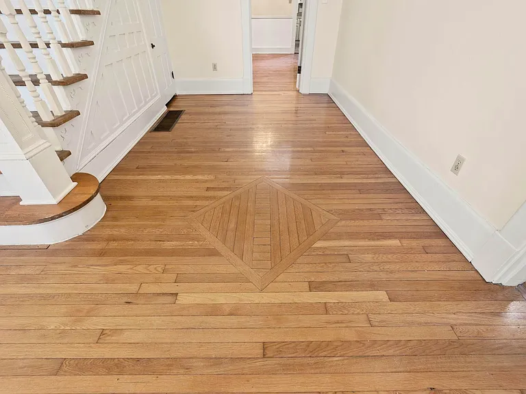 406 N Main St — Photo 12