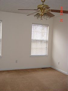 4th image of 647 Hillgreen St