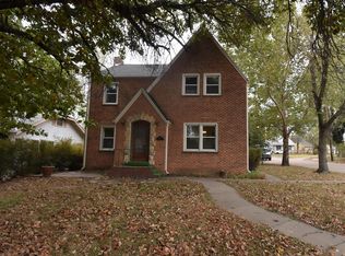 400 NE 10th St, Abilene, KS 67410