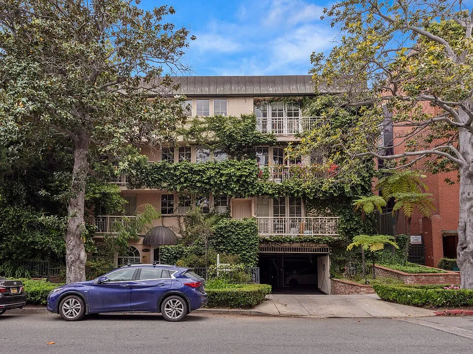 933 Hilgard Ave #405