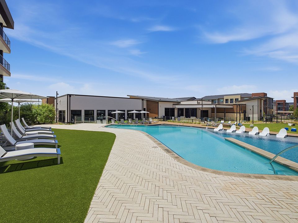 1st image of 902 Town Center Blvd #4101