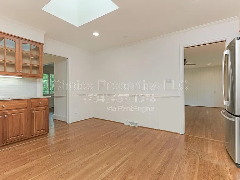 421 Blairmore Dr — Photo 9