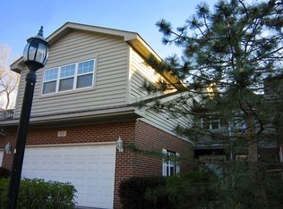 110 Willow Creek Ln, Willow Springs, IL 60480