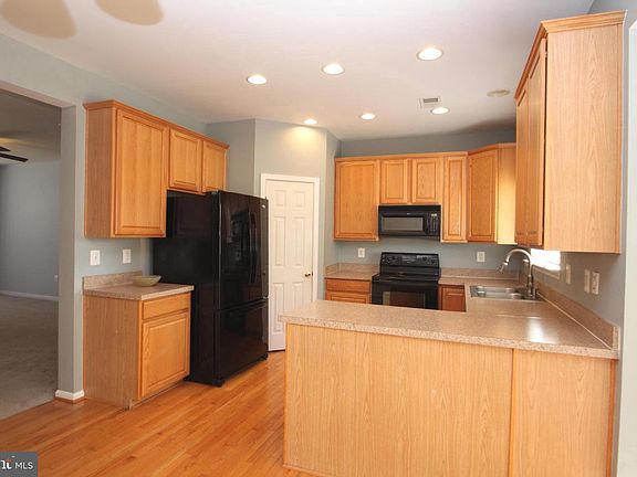 5th image of 984 Lake Pelham Dr