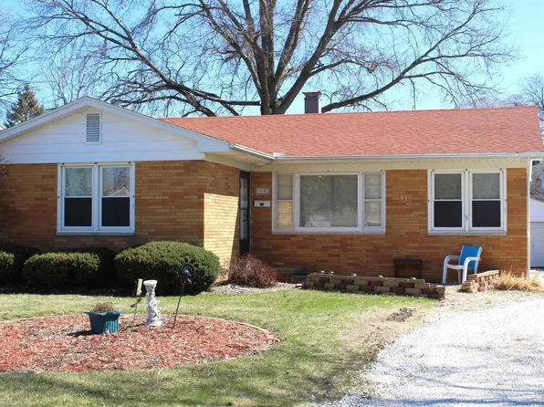 915 S Whitesboro St, Galesburg, IL 61401