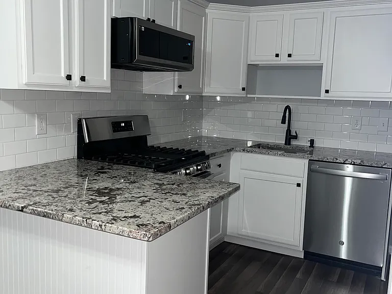 186 Ocean Ave #B — Photo 1
