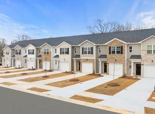 212 Kenmore Cir, Perry, GA 31069