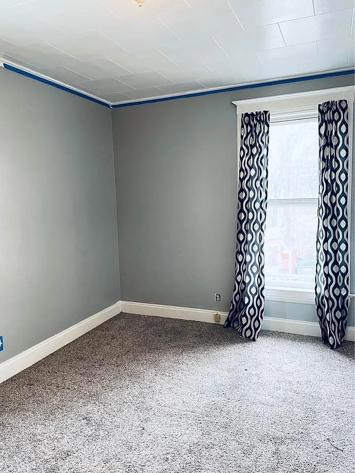 Building Photo - 531 S Oak Ave #5