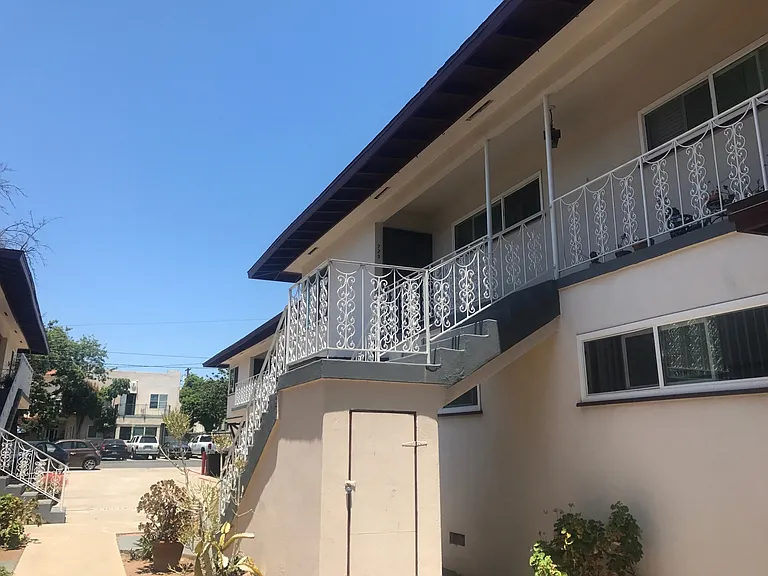 Torrance Apartments — Photo 12