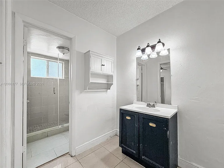 9103 SW 38th St #A — Photo 15