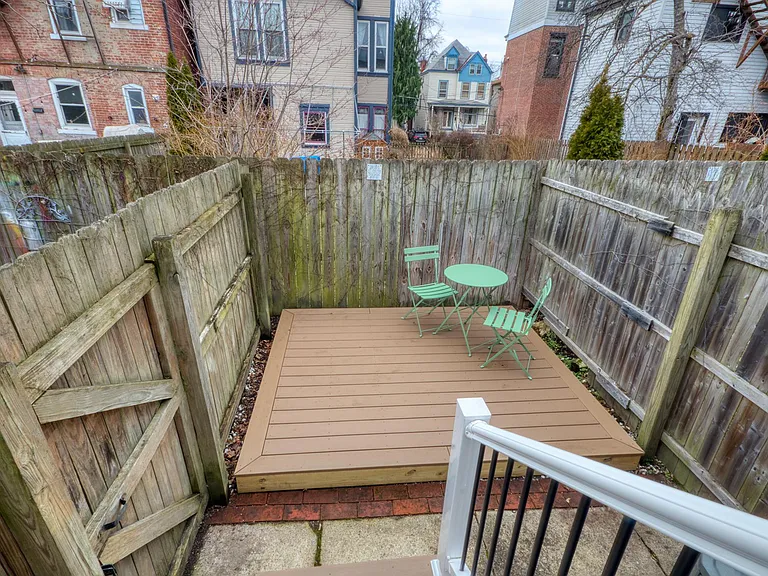 350 Lamont Pl — Photo 10
