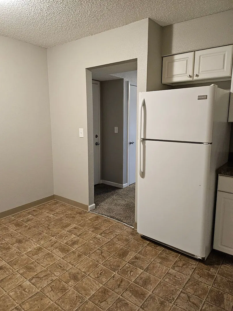 1195 NW Aurora Avenue Apartments — Photo 3