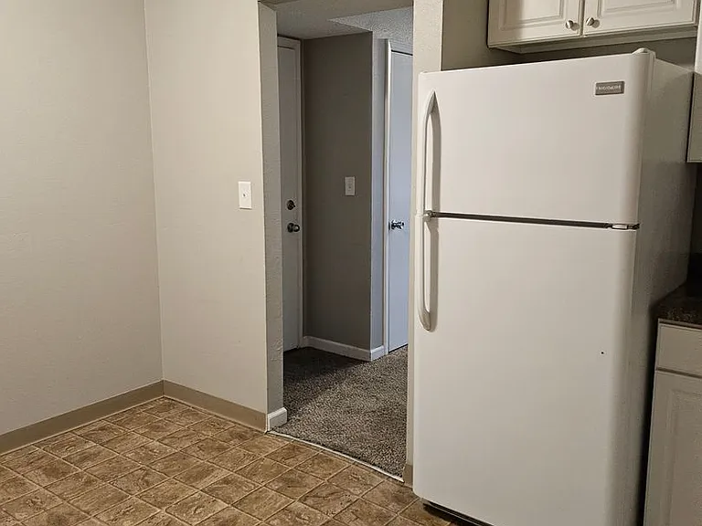 1195 NW Aurora Avenue Apartments — Photo 3