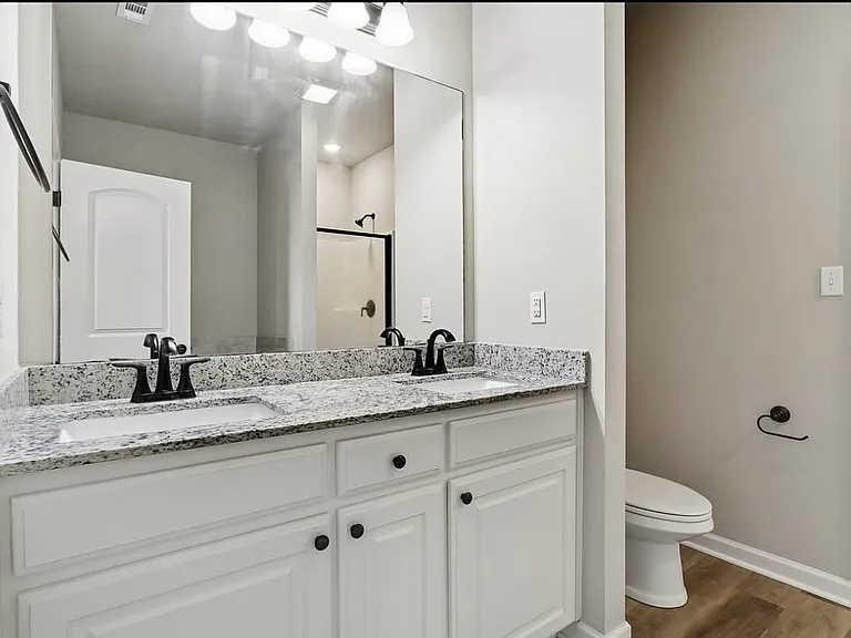 3052 S Roth Ave — Photo 3
