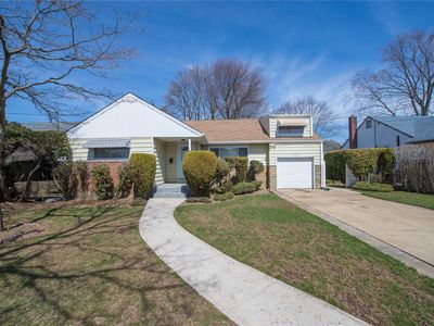 207 Hamilton Ave, Massapequa, NY, 11758