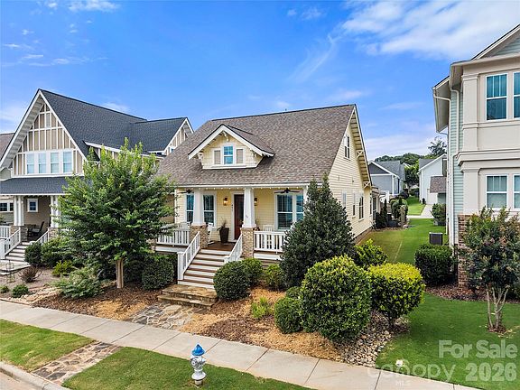 3rd image of 451 Luray Way