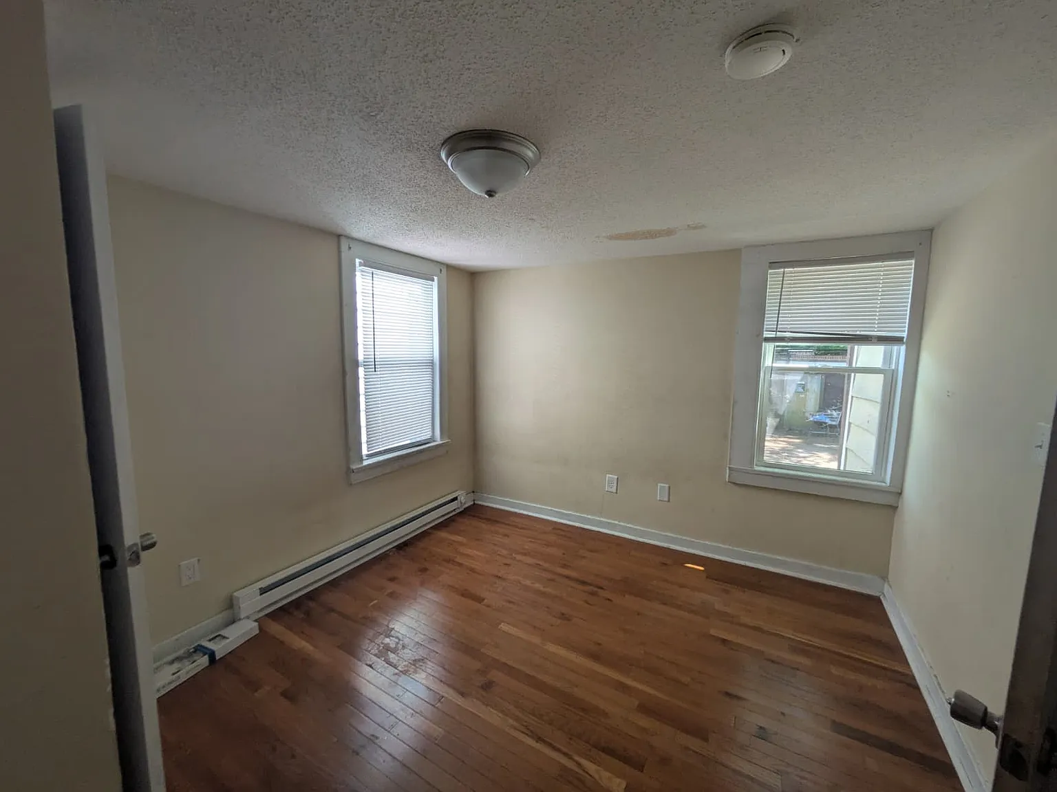 4 bed, $2,250 — Photo 4