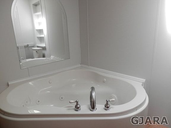 3rd image of 2846 Mesa Ave