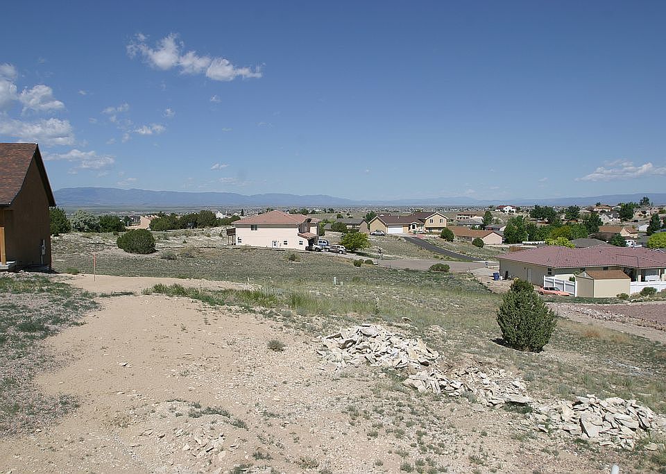 1st image of 927 S Cellini Pl