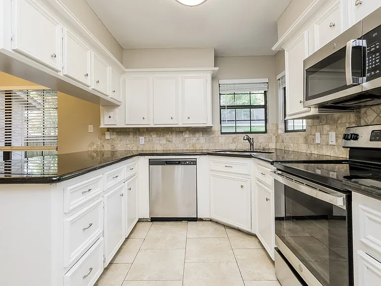 11631 Alcott Dr — Photo 8