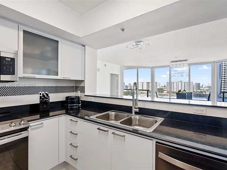 16699 Collins Ave #1507 — Photo 7
