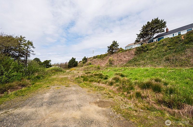 5th image of 4780 Beach Lane