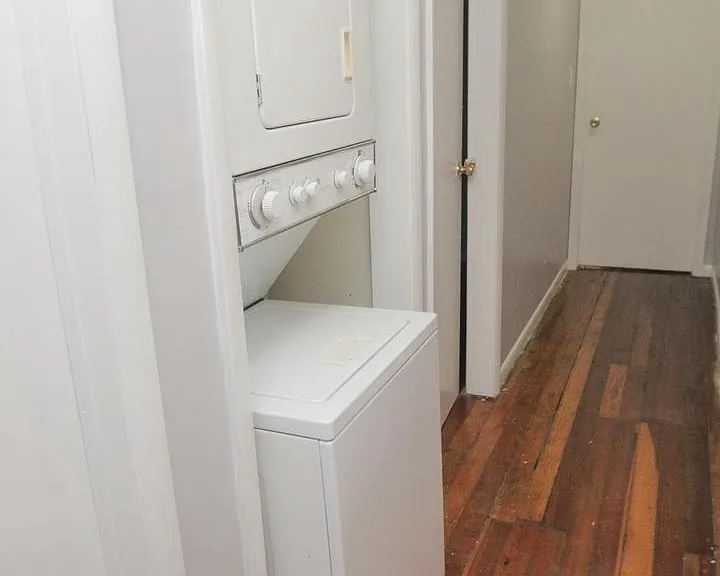 1819 Bainbridge St #1 — Photo 2