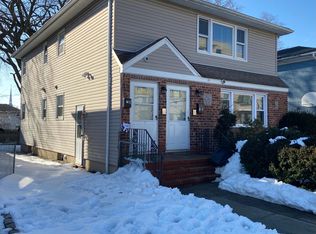 11 Attorney St #1, Hempstead, NY 11550