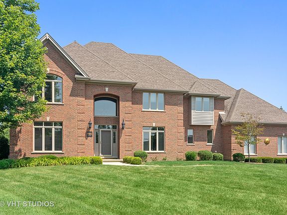 3rd image of 966 Lorie Ln