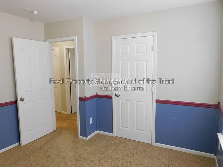 8 Rockport Ct — Photo 12