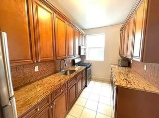 2348 28th St #2, Astoria, NY 11105