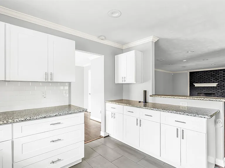 211 W North Hill Dr — Photo 11