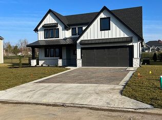 201 Hellwig Ln, Columbia, MO 65203