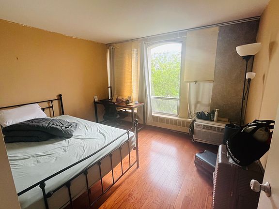 5th image of 1401 E 55th St APT 501N