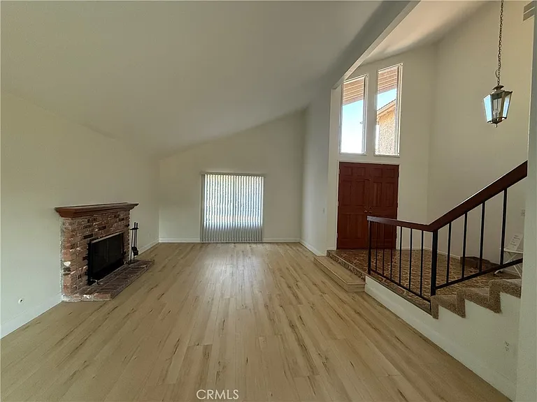 21417 Germain St — Photo 4