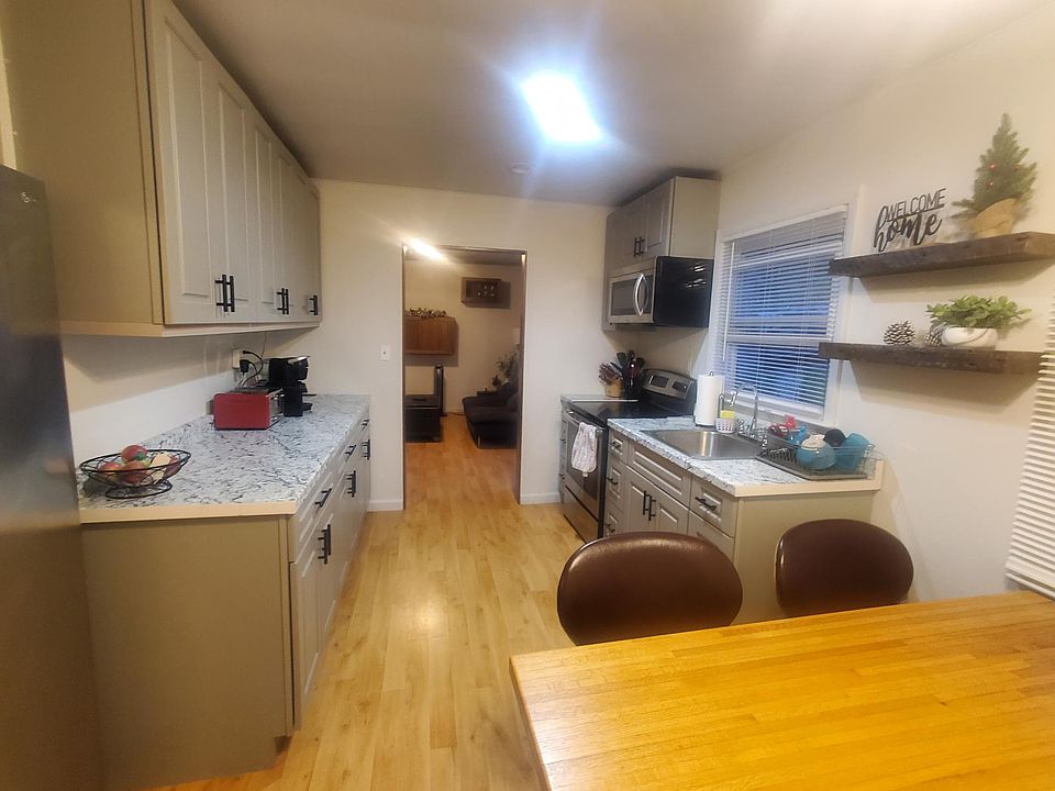2nd image of 15 Sunny Ln