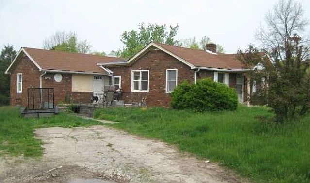 2nd image of 490 Wise Rd