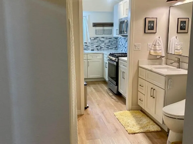 18770 Broadhurst Dr — Photo 16