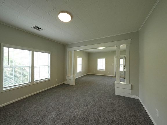 5th image of 323 E Will Rogers Blvd