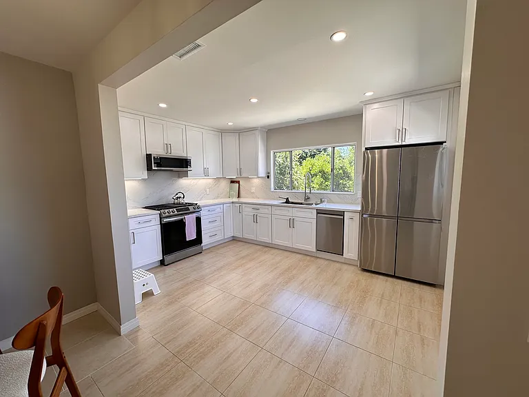 Tiara St — Photo 19