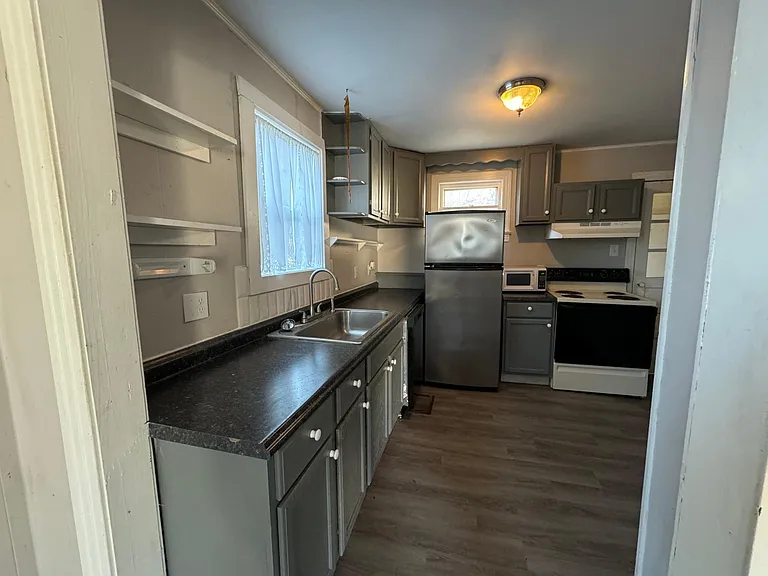 211 Hylawn Ave — Photo 5