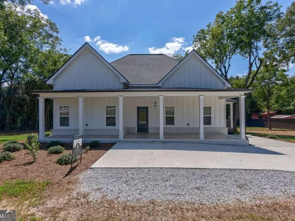 540 Sunset Ave, Comer, GA 30629