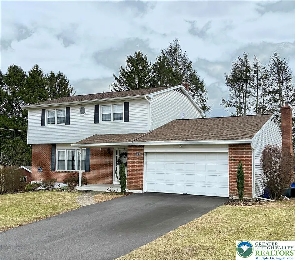 4 bed, 3.5 bath, 1948 sqft, $3,200 — Photo 2