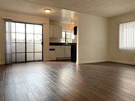 4124 N Eagle Rock Blvd