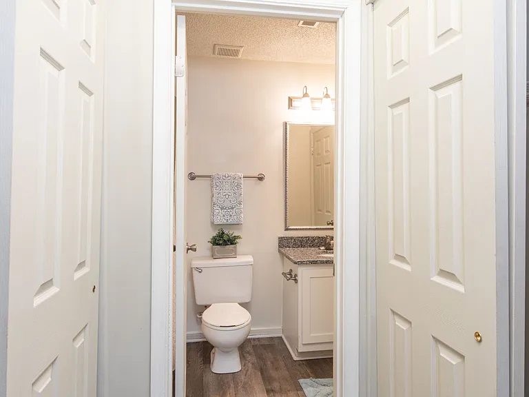 Sherwood Apartment Homes — Photo 31